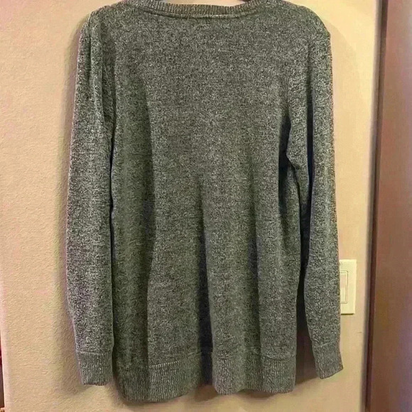 Lucky Brand V Neck sweater good as new! - Picture 5 of 8